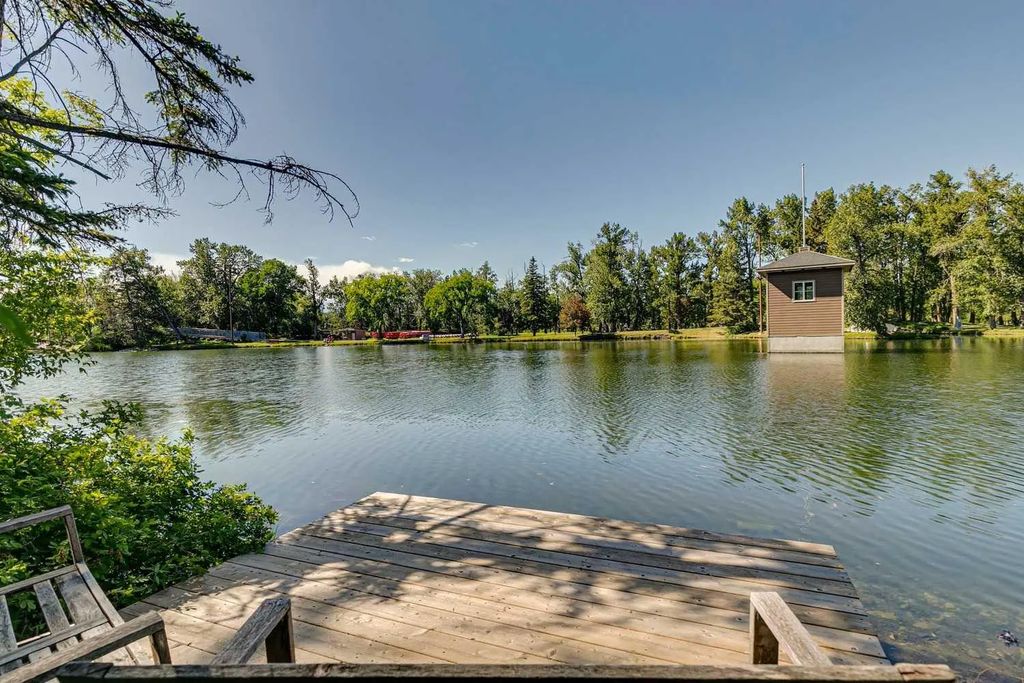 8808 48 Avenue , Calgary