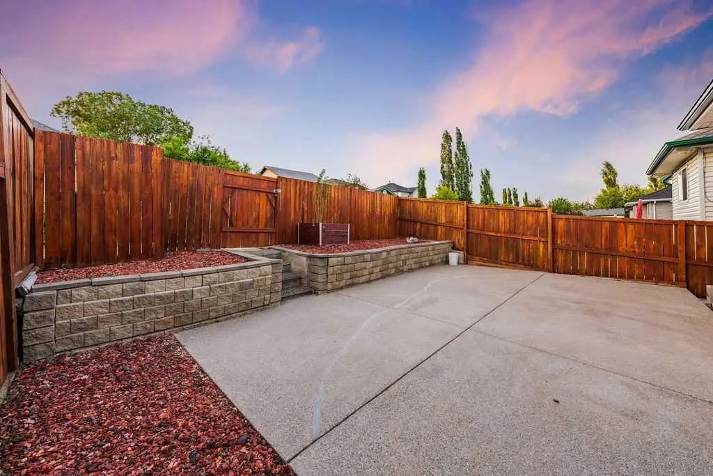 2016 Country Hills Circle Northwest, Calgary – Residential Detached Listing Photo 4