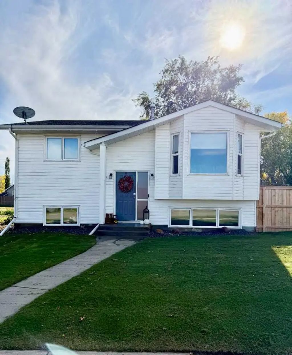 5126 Norfolk Avenue , Coronation