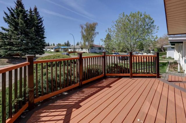2328 Munro Drive Ne, Calgary