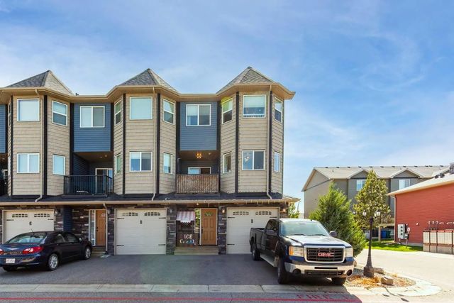 879 Mt Sundance Manor W, Lethbridge