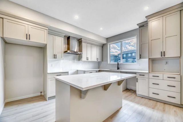 292 Marmot Grove Nw, Calgary