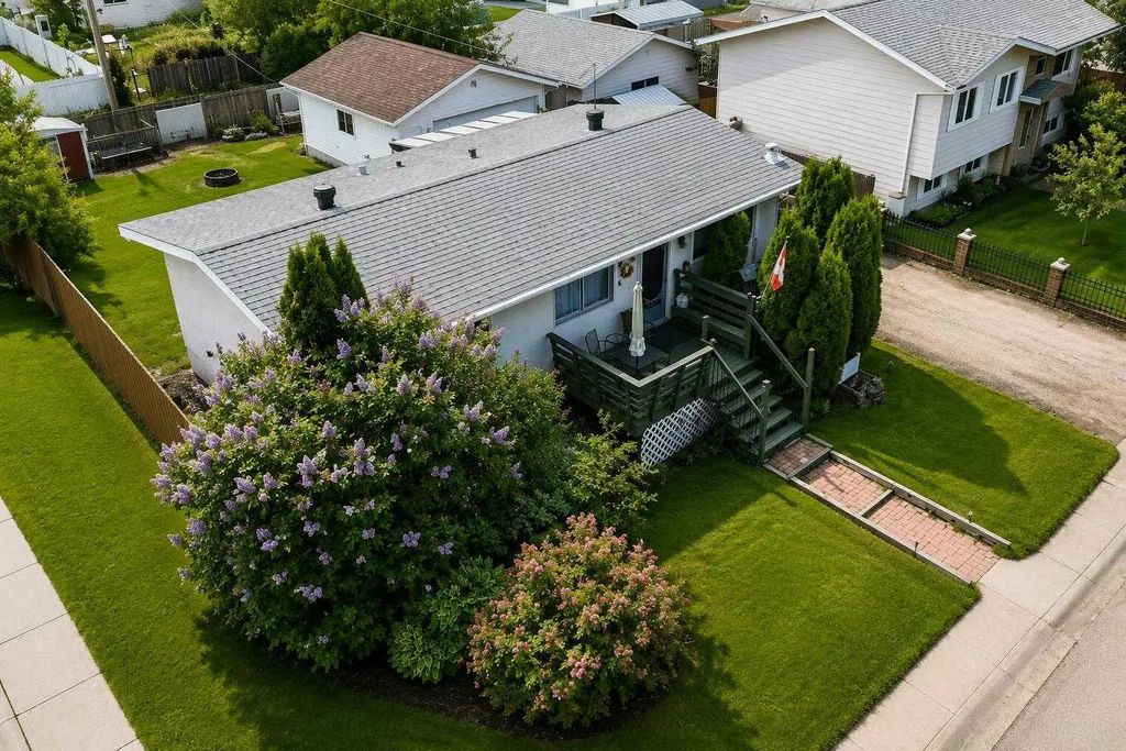 1121 56 Street , Edson