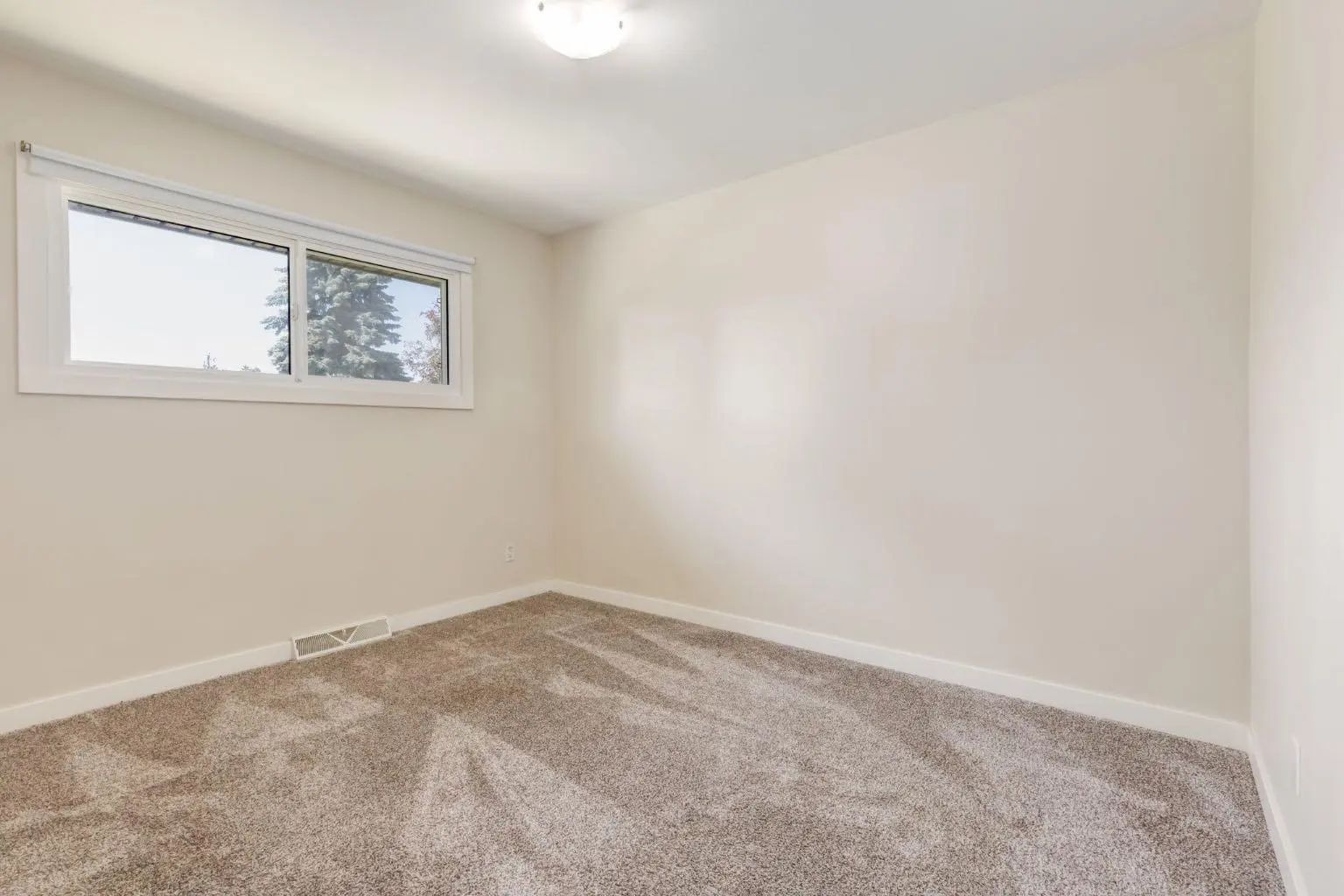 2024 43 Street Southeast, Calgary – Residential Detached Listing Photo 13