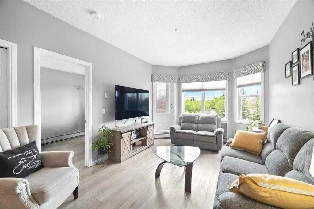220 8 Prestwick Pond Terrace Se, Calgary
