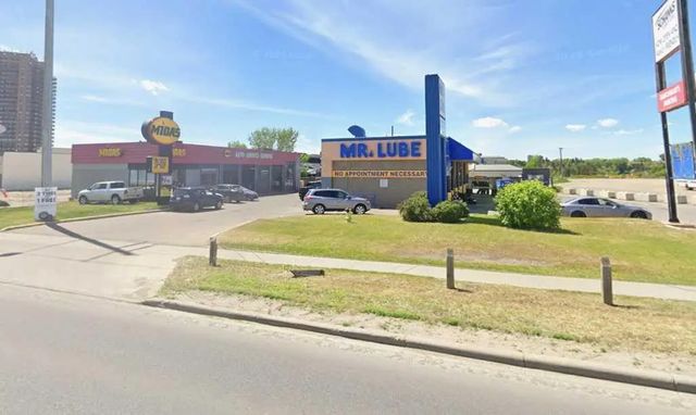 9623 Macleod Trail Sw, Calgary