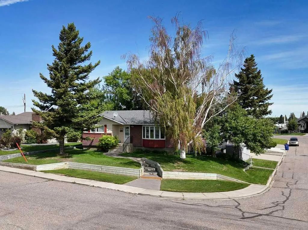 667 21st Street , Fort Macleod