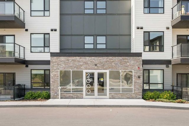 2310 42 Cranbrook Gardens Se, Calgary