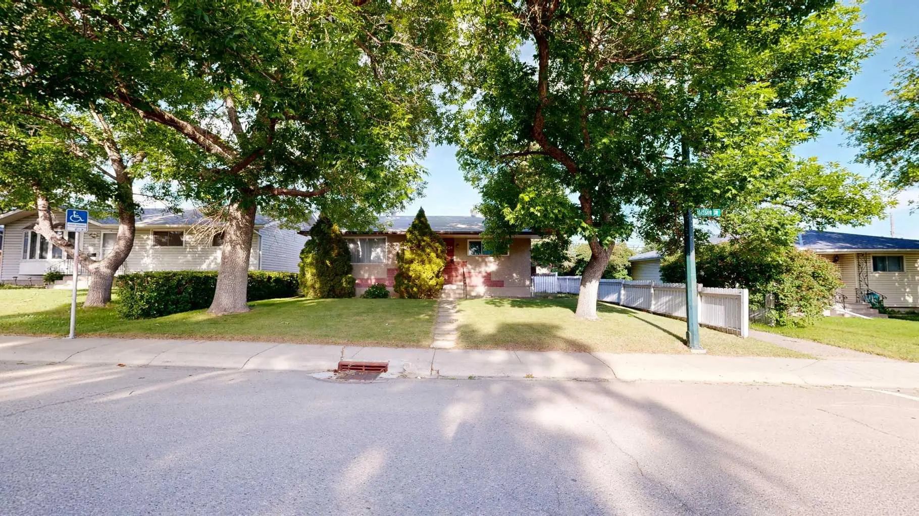 1424 Radisson Drive Southeast, Calgary – Residential Detached Listing Photo 3
