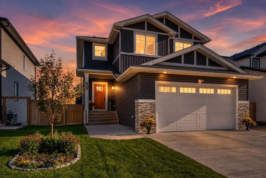 835 Lakewood Circle , Strathmore