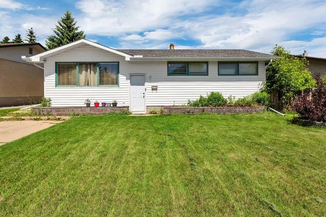 32 Otterbury Avenue , Red Deer