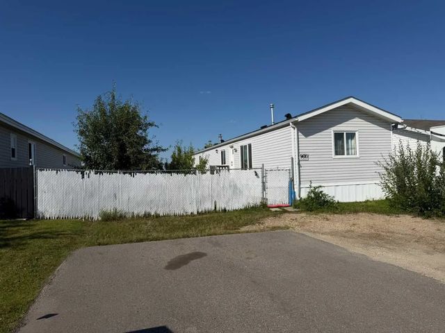9610 101 Avenue , Clairmont