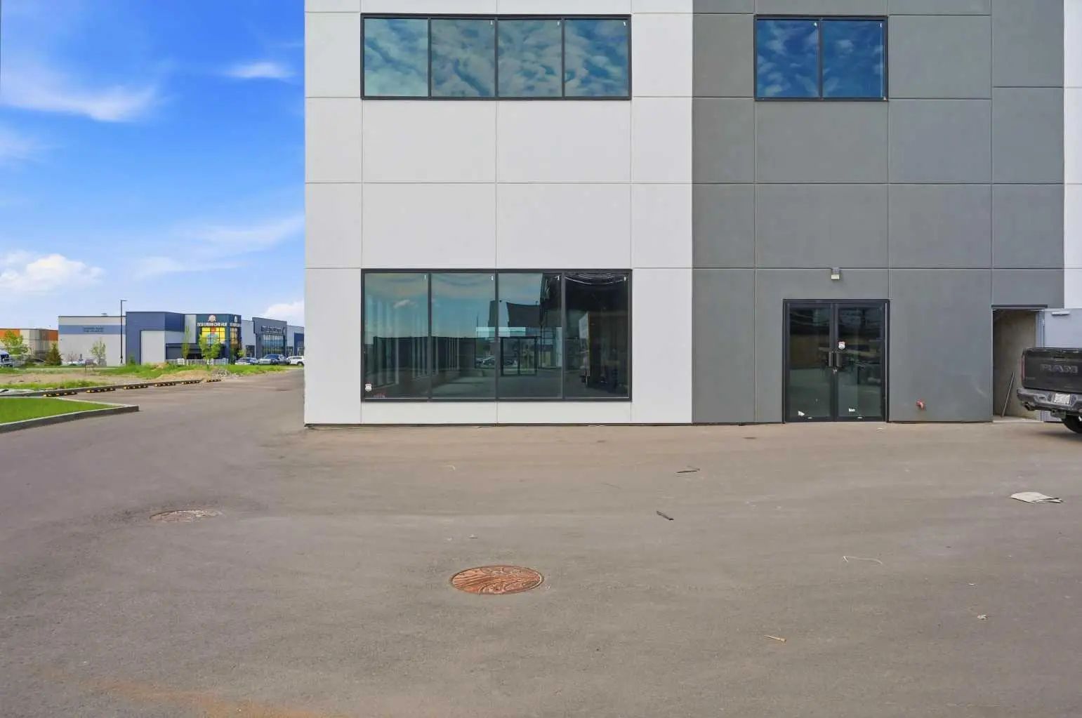 1210 4117 109 Avenue Northeast, Calgary – Commercial Industrial Listing Photo 2