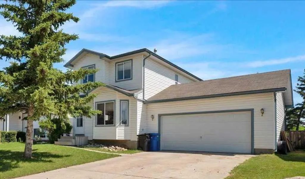 118 Meadowpark Drive , Carstairs