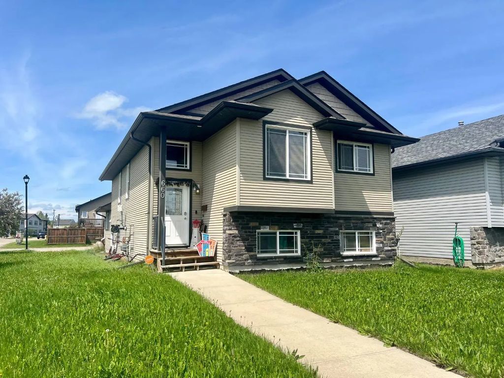 660 Red Oak Close , Rural Red Deer County