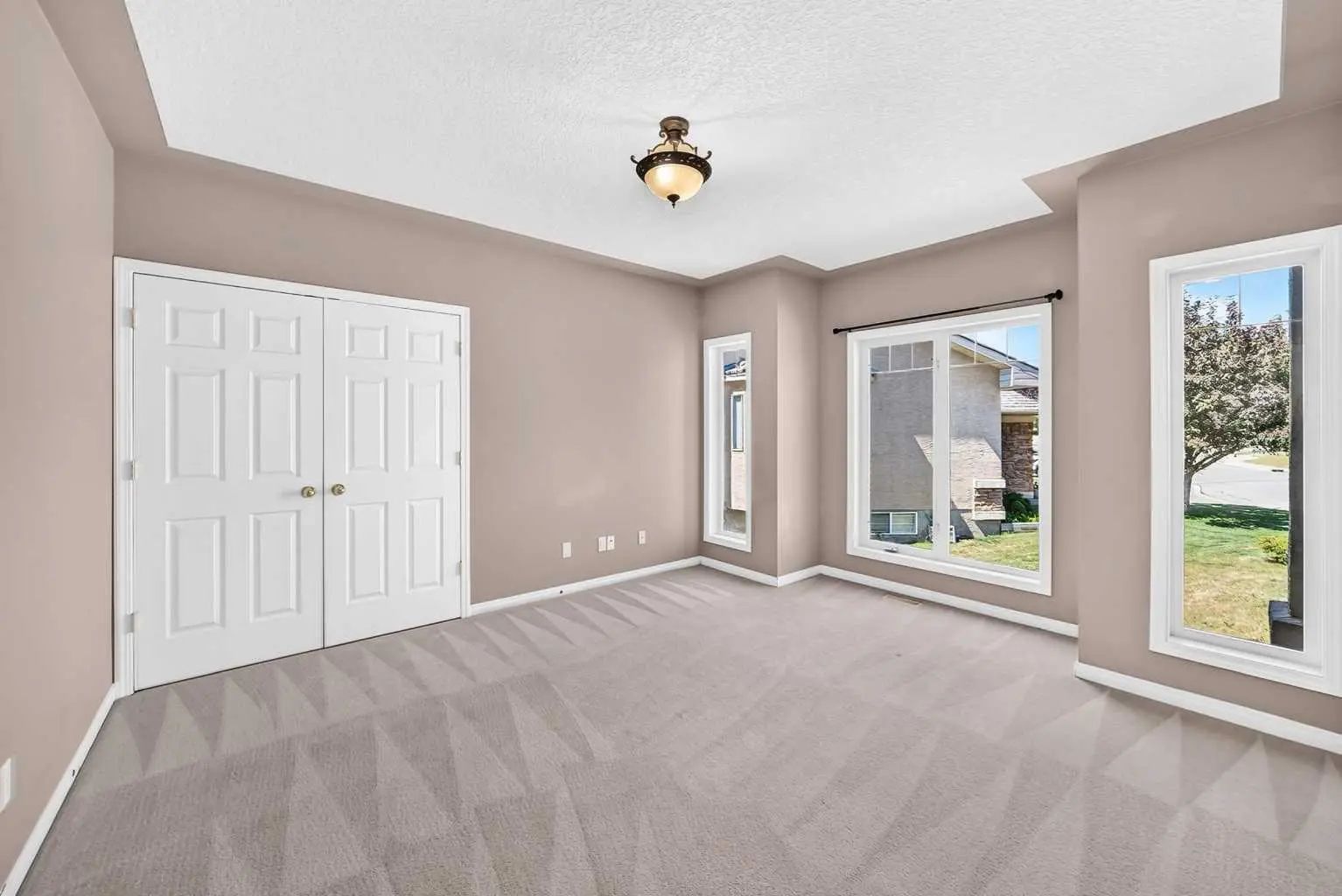 311 Royal Crest Bay Northwest, Calgary – Residential Detached Listing Photo 17