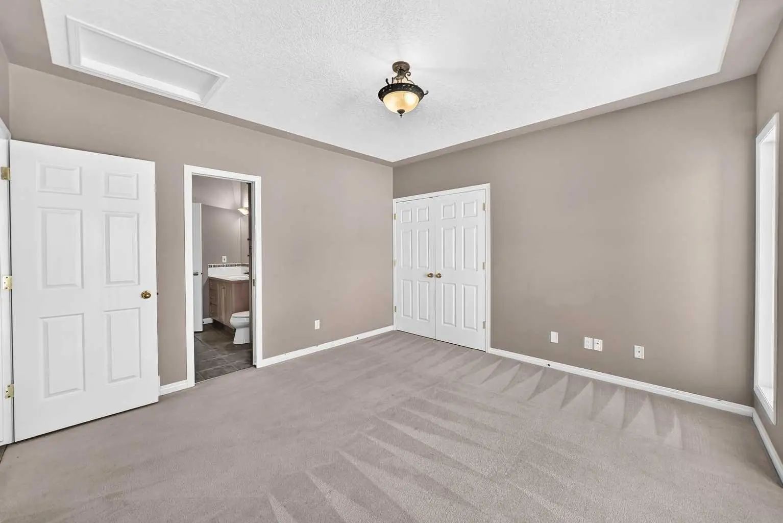311 Royal Crest Bay Northwest, Calgary – Residential Detached Listing Photo 19