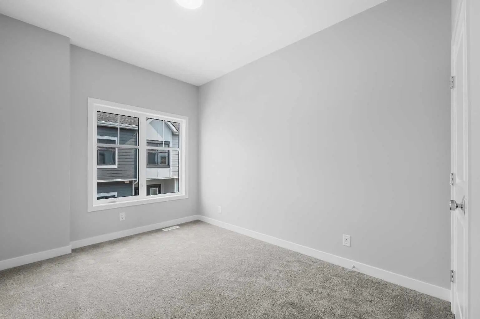 607 Mahogany Road Southeast, Calgary – Residential Row/Townhouse Listing Photo 12