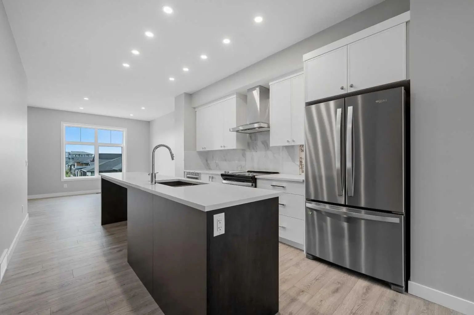607 Mahogany Road Southeast, Calgary – Residential Row/Townhouse Listing Photo 3