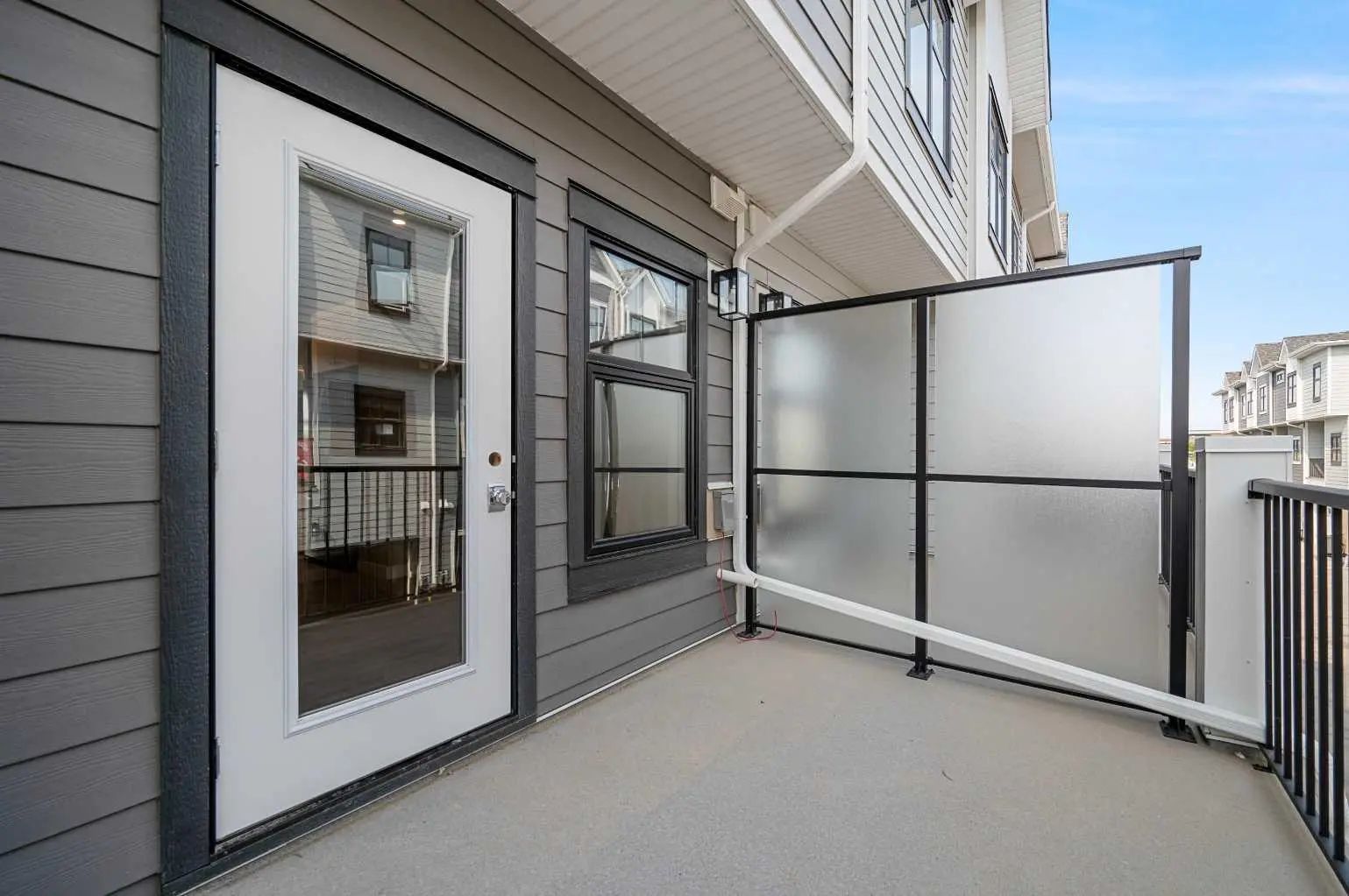 607 Mahogany Road Southeast, Calgary – Residential Row/Townhouse Listing Photo 7