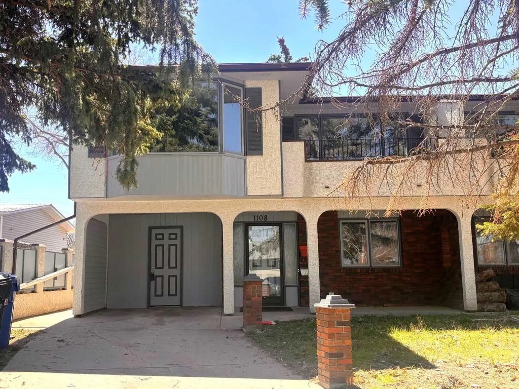 1108 10 Avenue N, Lethbridge