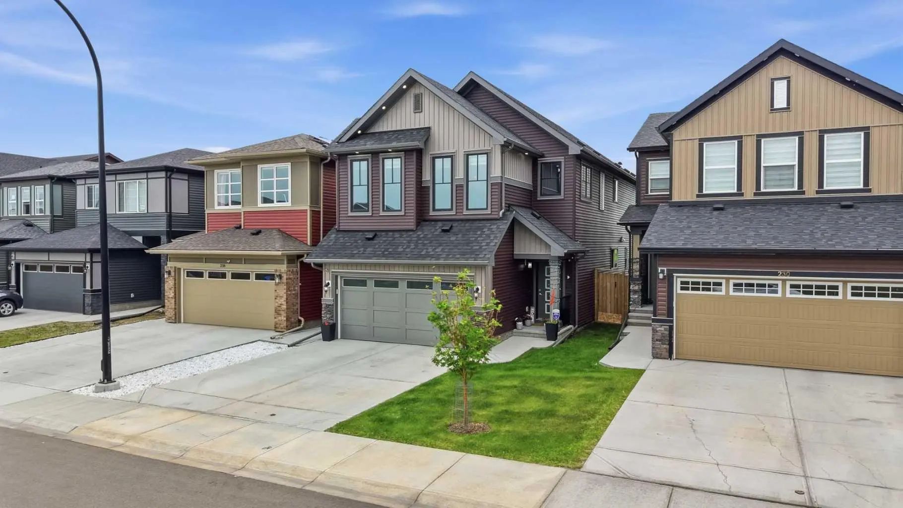 234 Carringsby Way N, Calgary – Residential Detached Listing Photo 2