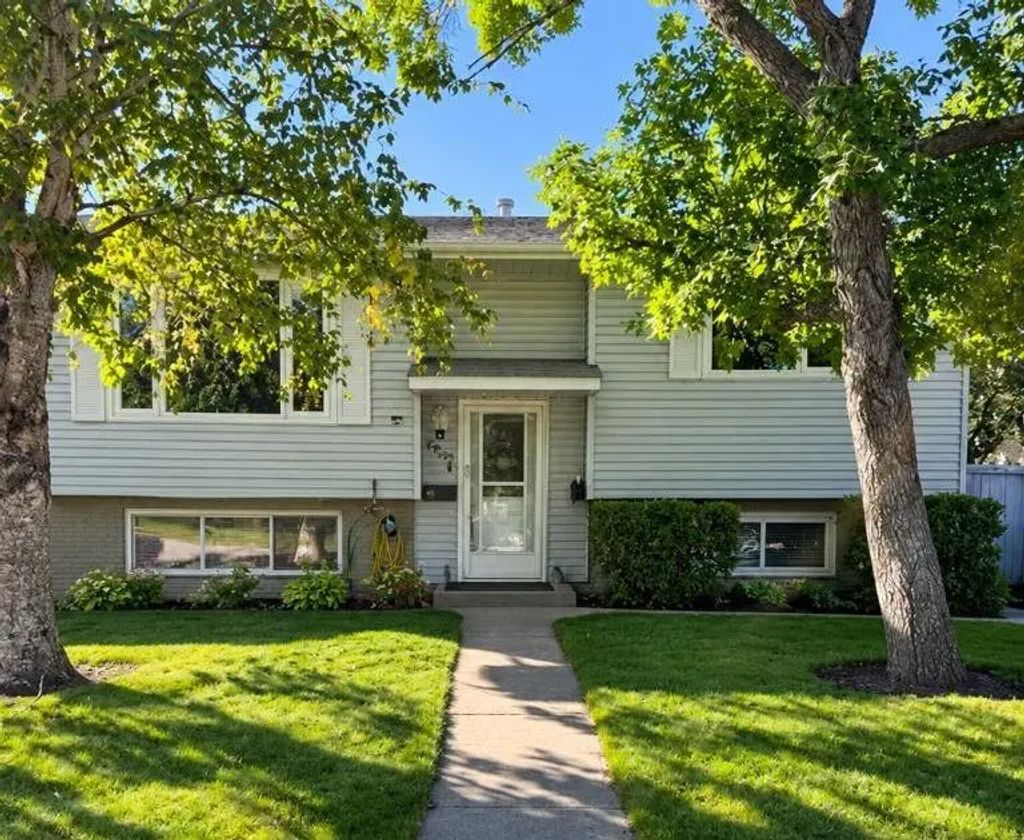 6803 24 Avenue Ne, Calgary