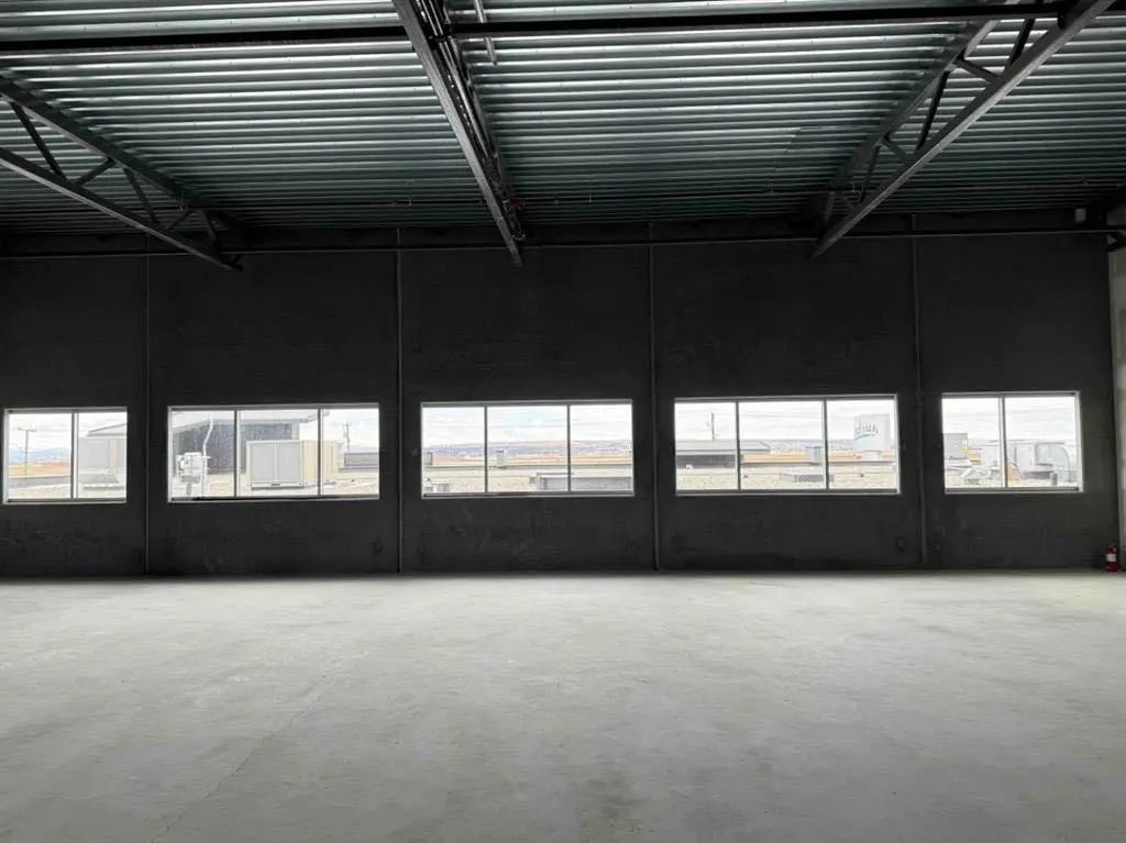 3235 6520 36 Street Northeast, Calgary – Commercial Industrial Listing Photo 3