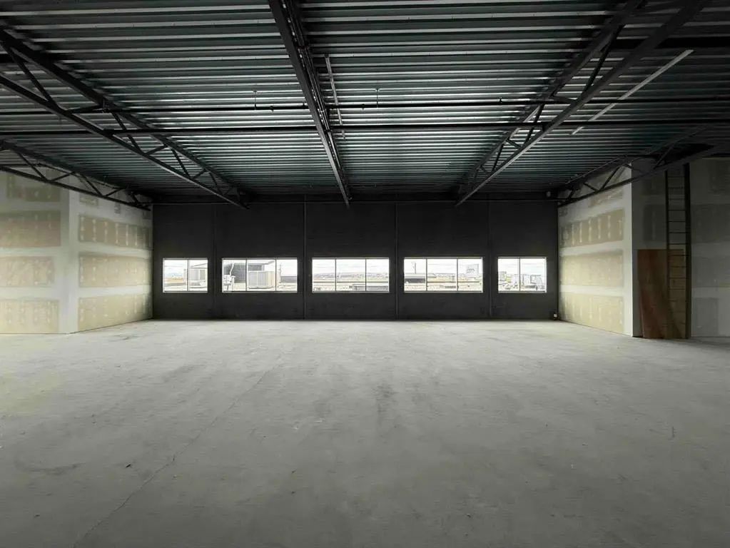 3235 6520 36 Street Northeast, Calgary – Commercial Industrial Listing Photo 4