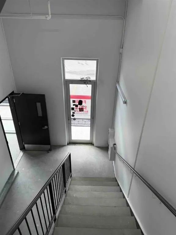 3235 6520 36 Street Northeast, Calgary – Commercial Industrial Listing Photo 8