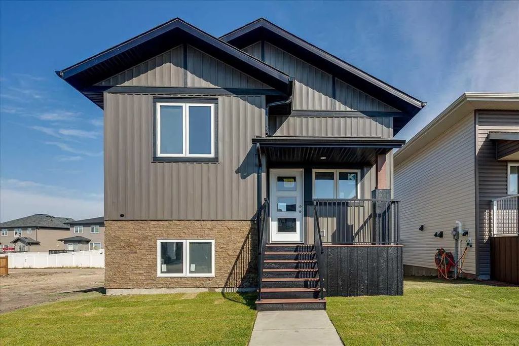 12 Memorial Parkway , Rural Red Deer County