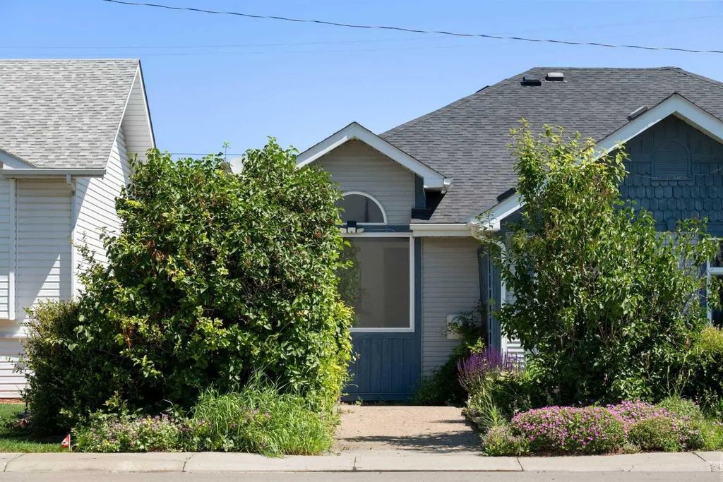 412 9 Street , Beiseker