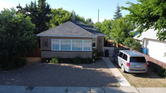304 5 Avenue E, Hanna