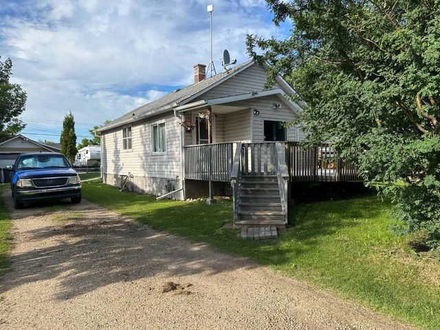5110 60 Avenue , Ponoka