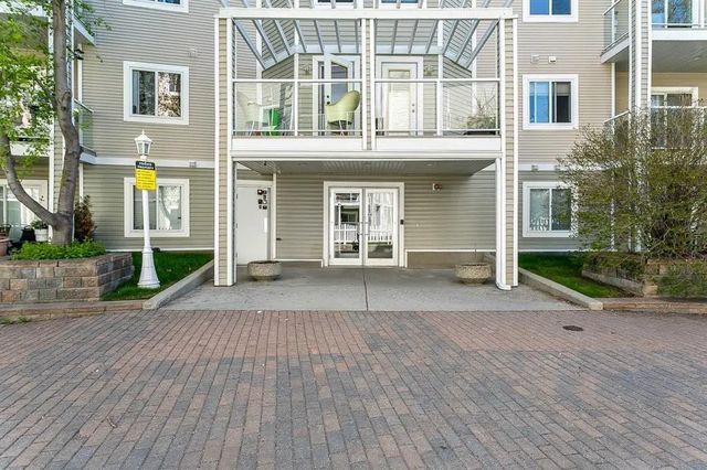 305 290 Shawville Way Se, Calgary