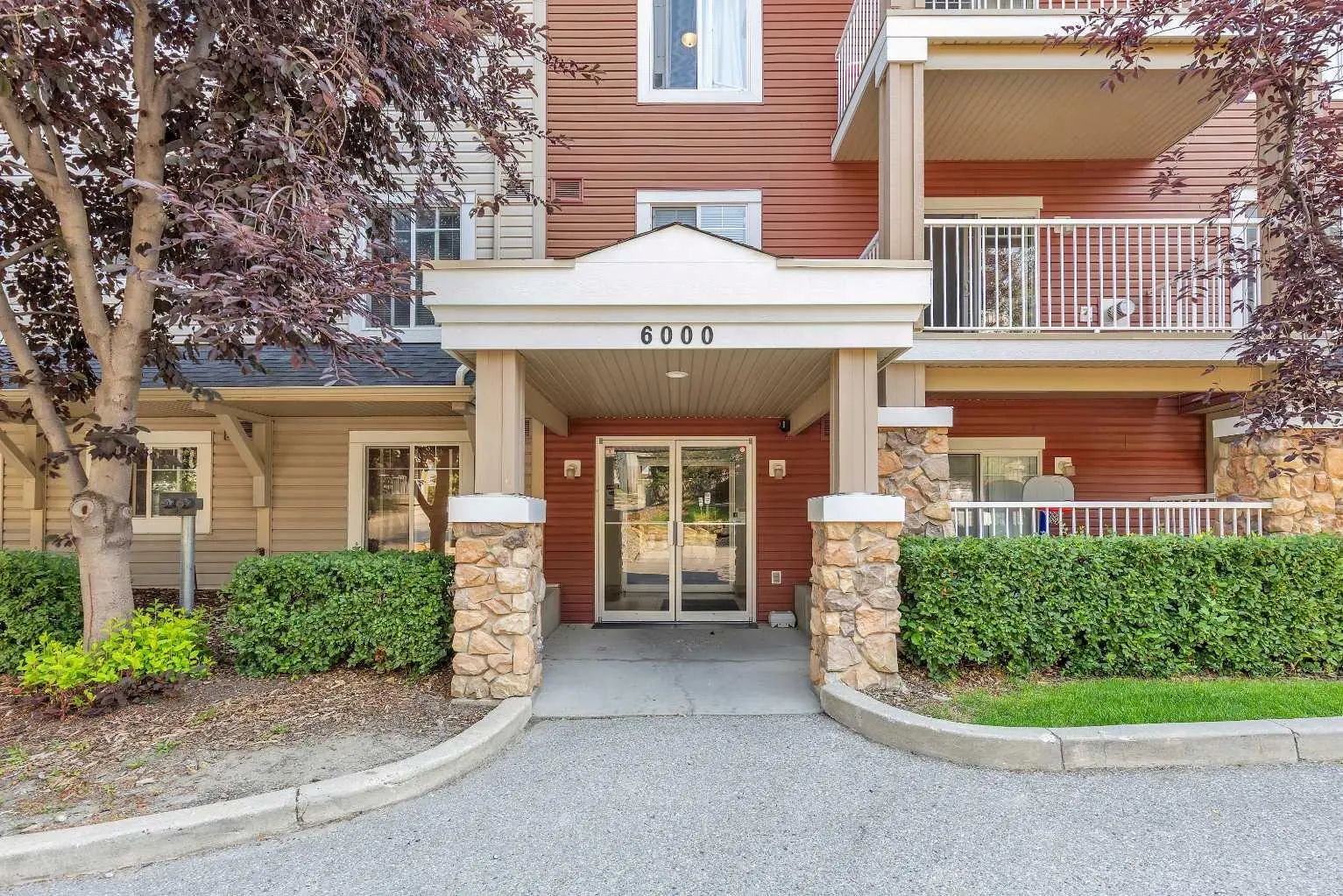 6307 70 Panamount Drive Northwest, Calgary – Residential Apartment Listing Photo 2