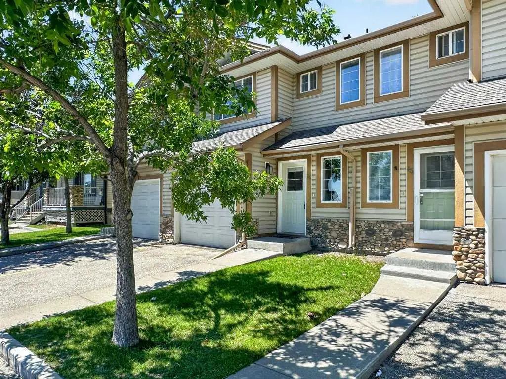 39 Citadel Point Northwest, Calgary – Residential Row/Townhouse Listing Photo 2