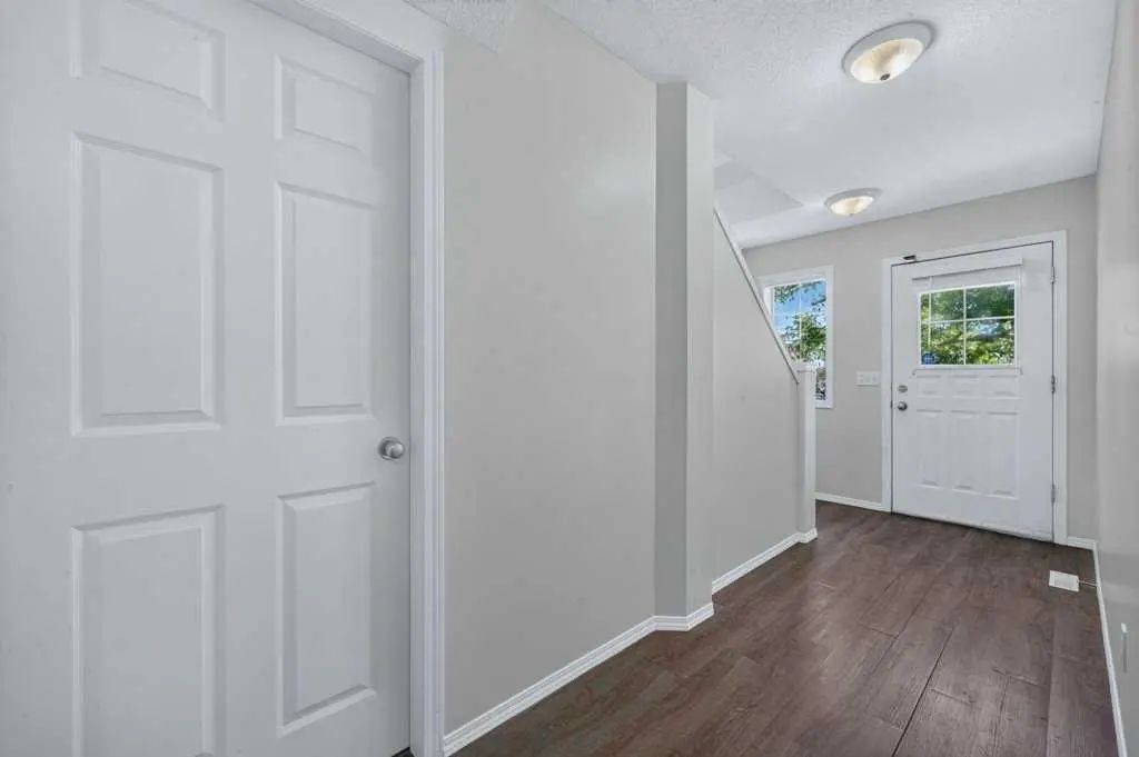 39 Citadel Point Northwest, Calgary – Residential Row/Townhouse Listing Photo 3