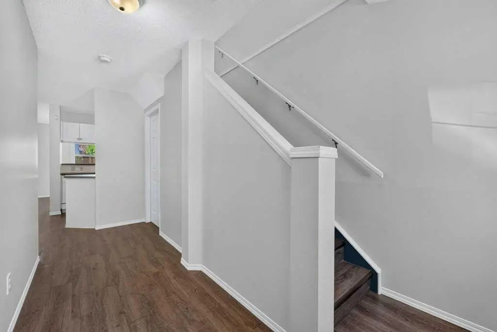 39 Citadel Point Northwest, Calgary – Residential Row/Townhouse Listing Photo 4