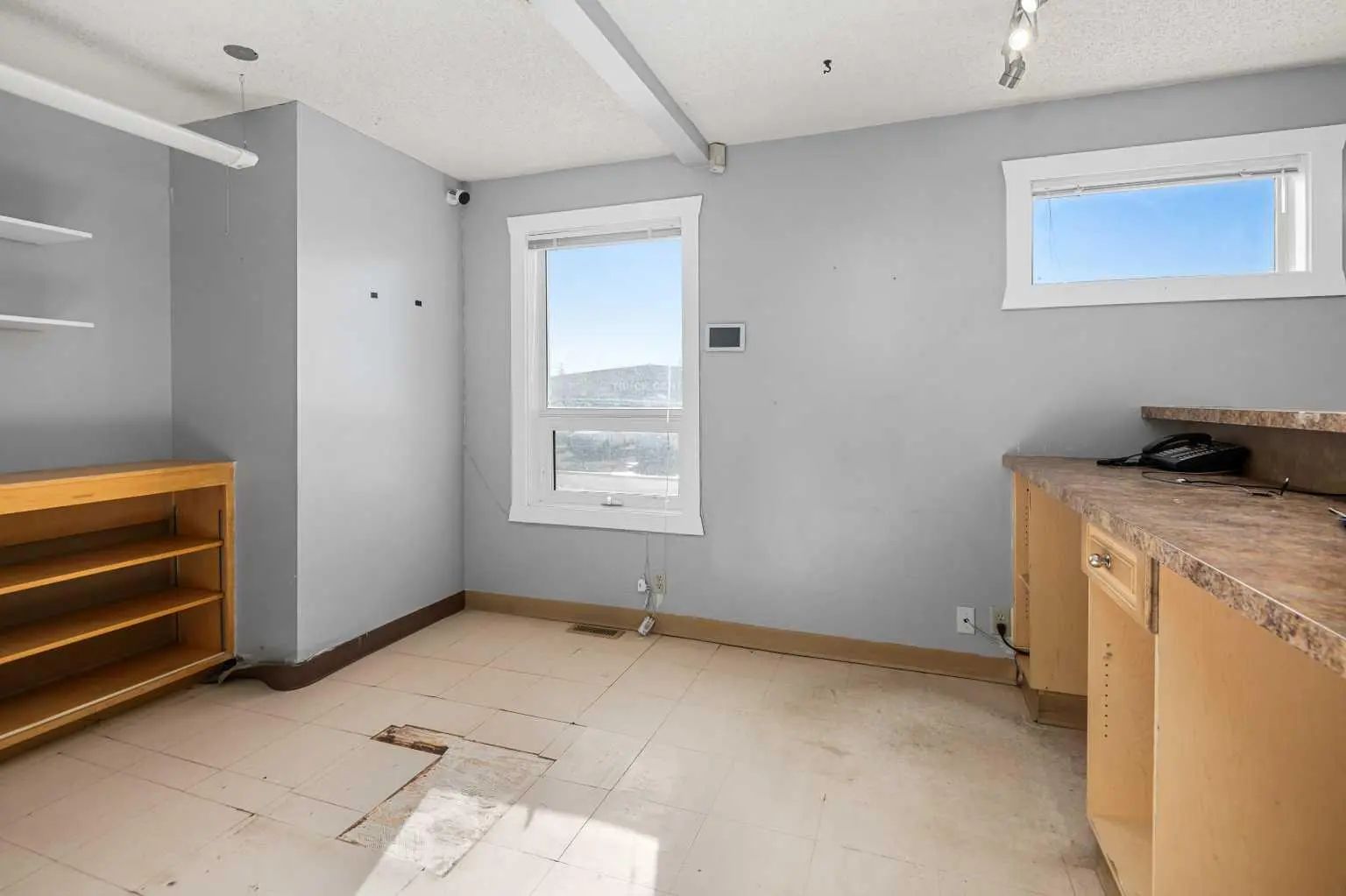 101 117 East Lake Crescent Northeast, Airdrie – Commercial Mixed Use Listing Photo 18