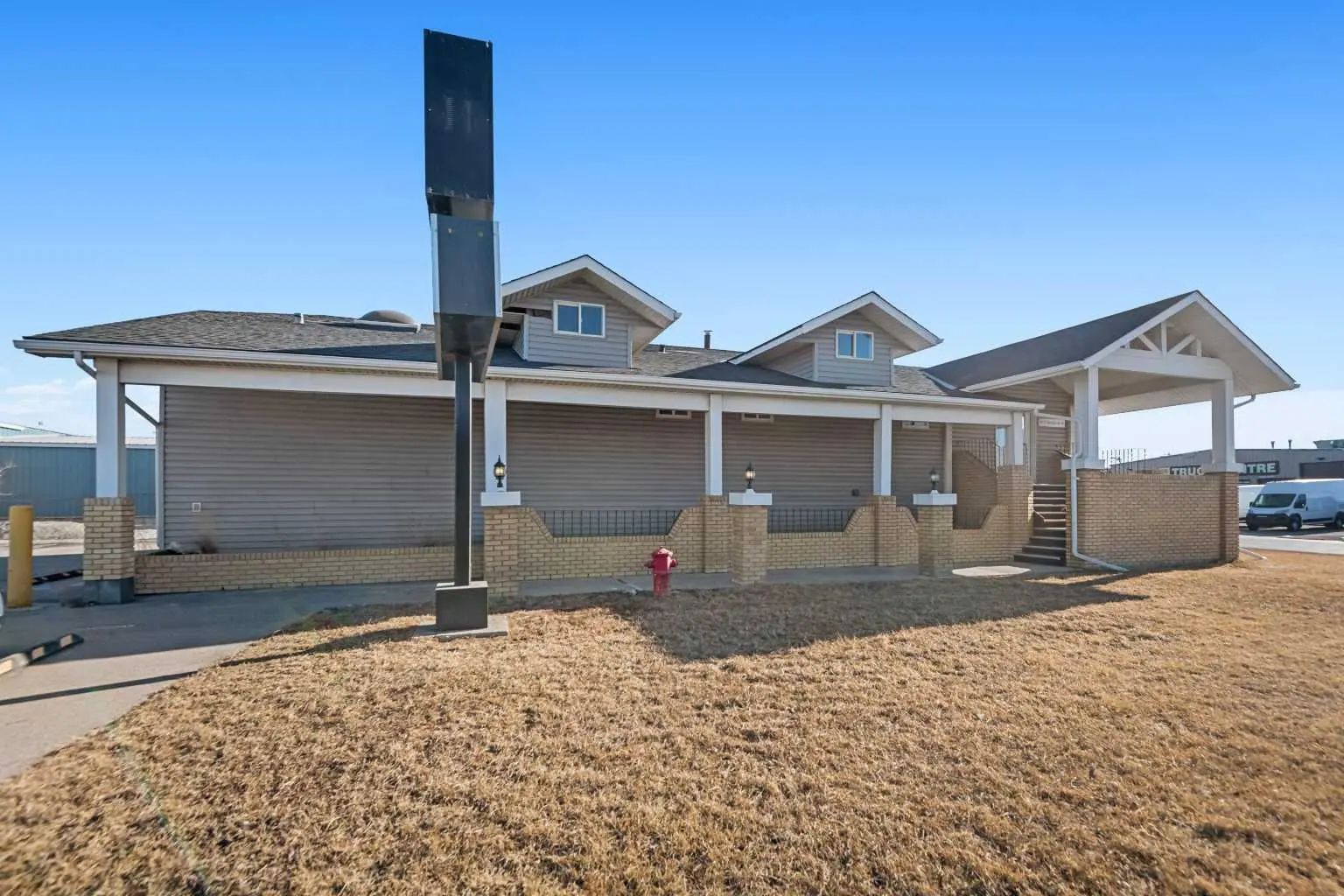 101 117 East Lake Crescent Northeast, Airdrie – Commercial Mixed Use Listing Photo 2