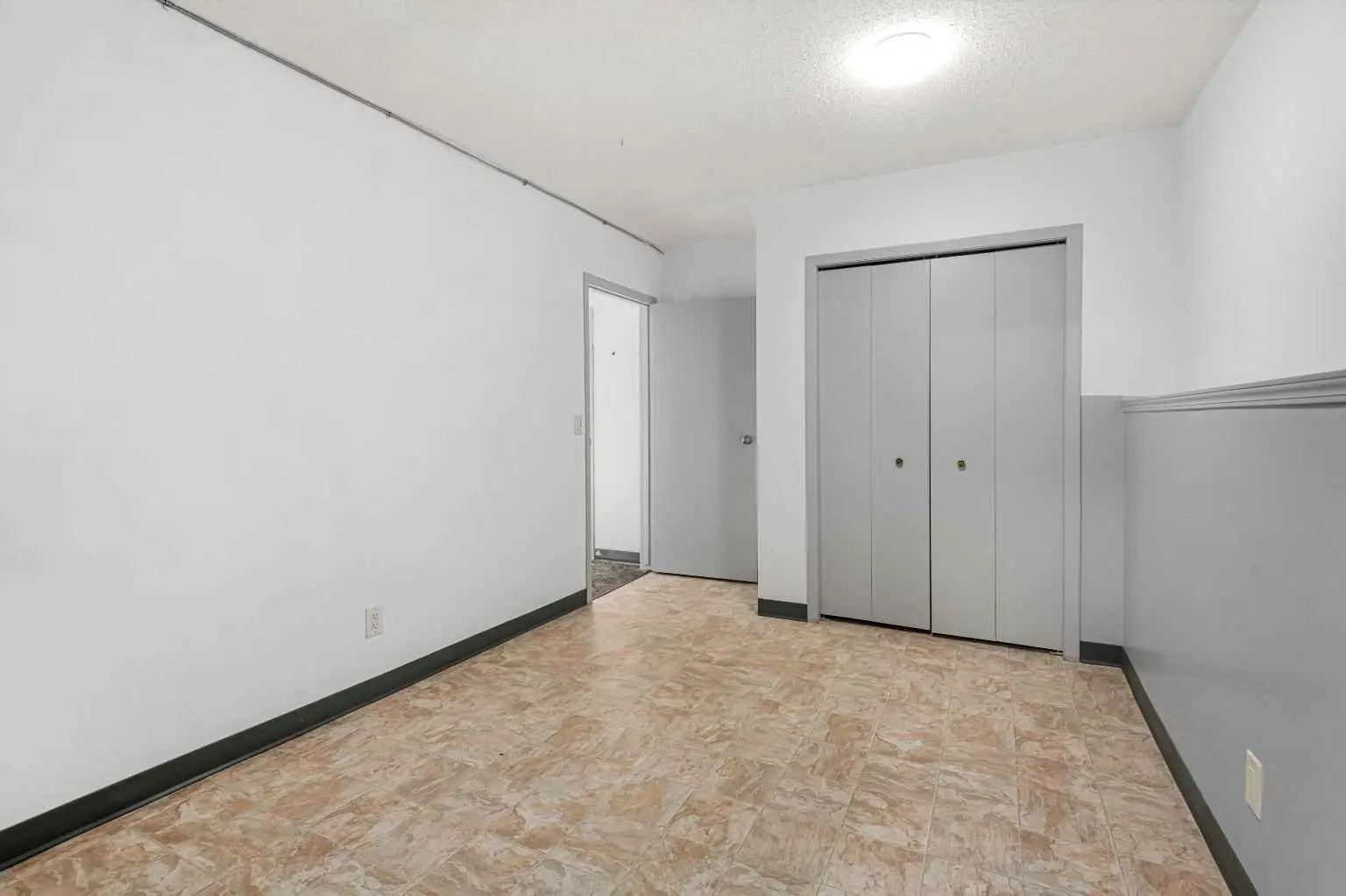 101 117 East Lake Crescent Northeast, Airdrie – Commercial Mixed Use Listing Photo 27