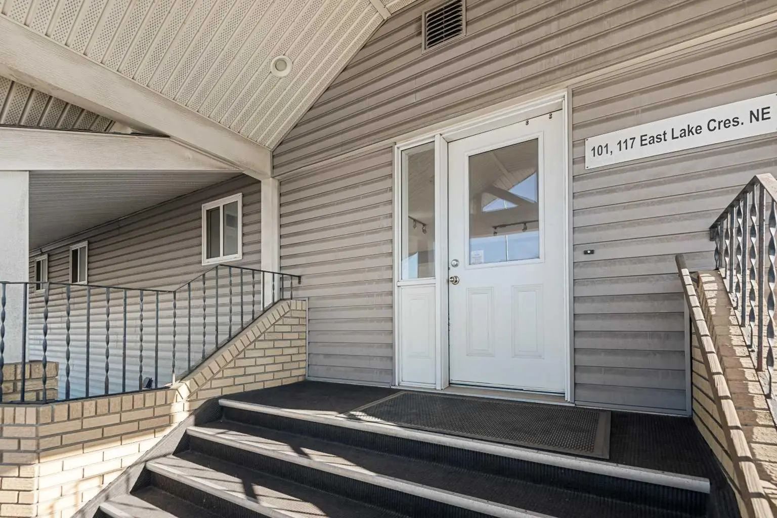 101 117 East Lake Crescent Northeast, Airdrie – Commercial Mixed Use Listing Photo 3