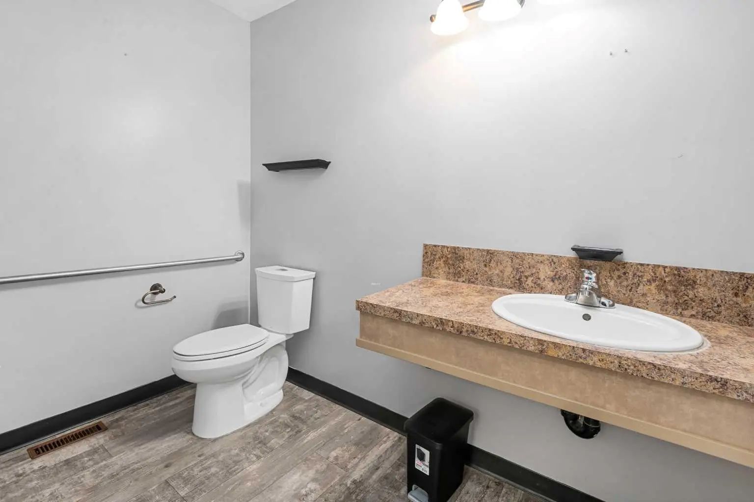 101 117 East Lake Crescent Northeast, Airdrie – Commercial Mixed Use Listing Photo 36