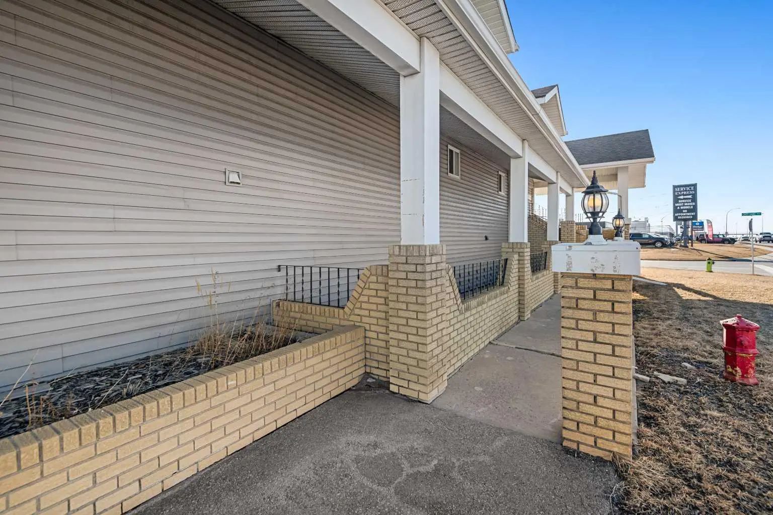 101 117 East Lake Crescent Northeast, Airdrie – Commercial Mixed Use Listing Photo 38
