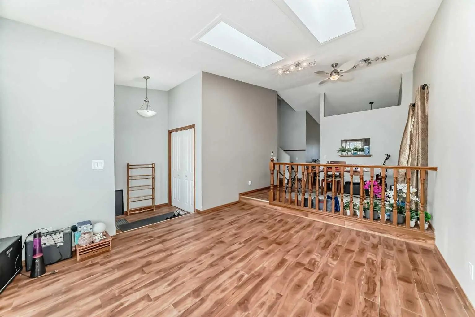 179 Hawkwood Boulevard Northwest, Calgary – Residential Detached Listing Photo 6