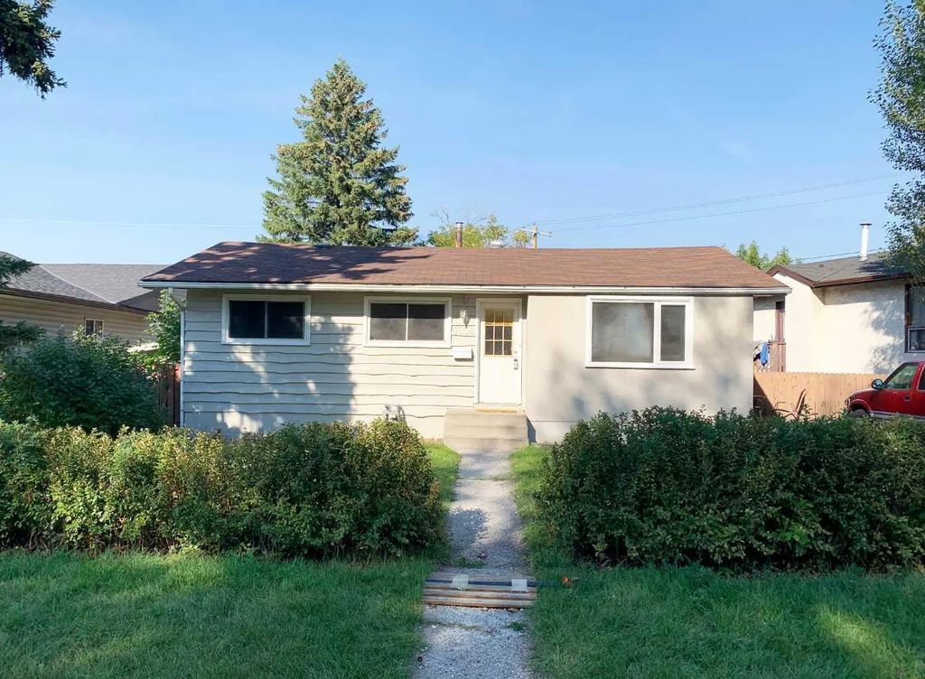 7804 34 Avenue Nw, Calgary