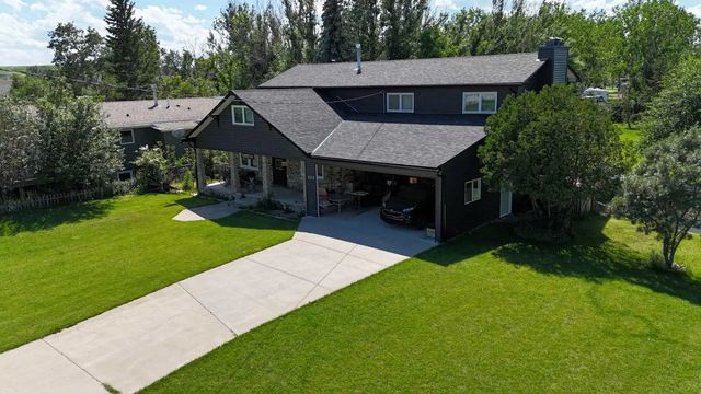 737 2 Street W, Cardston