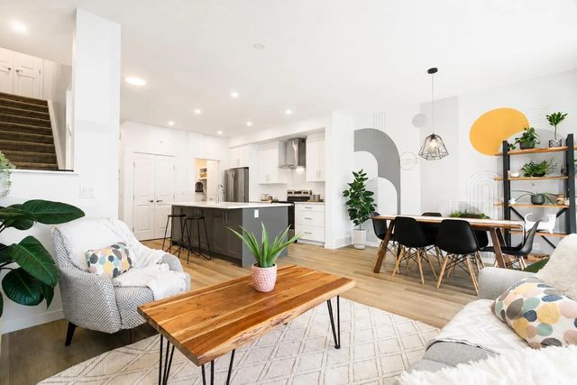 229 Masters Row Se, Calgary
