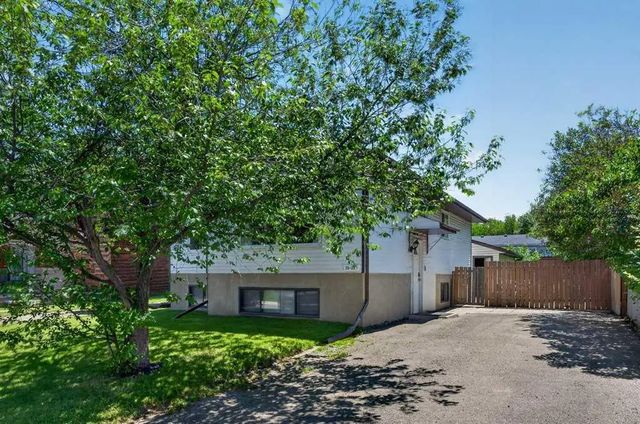 20 Mckinley Road Se, Calgary
